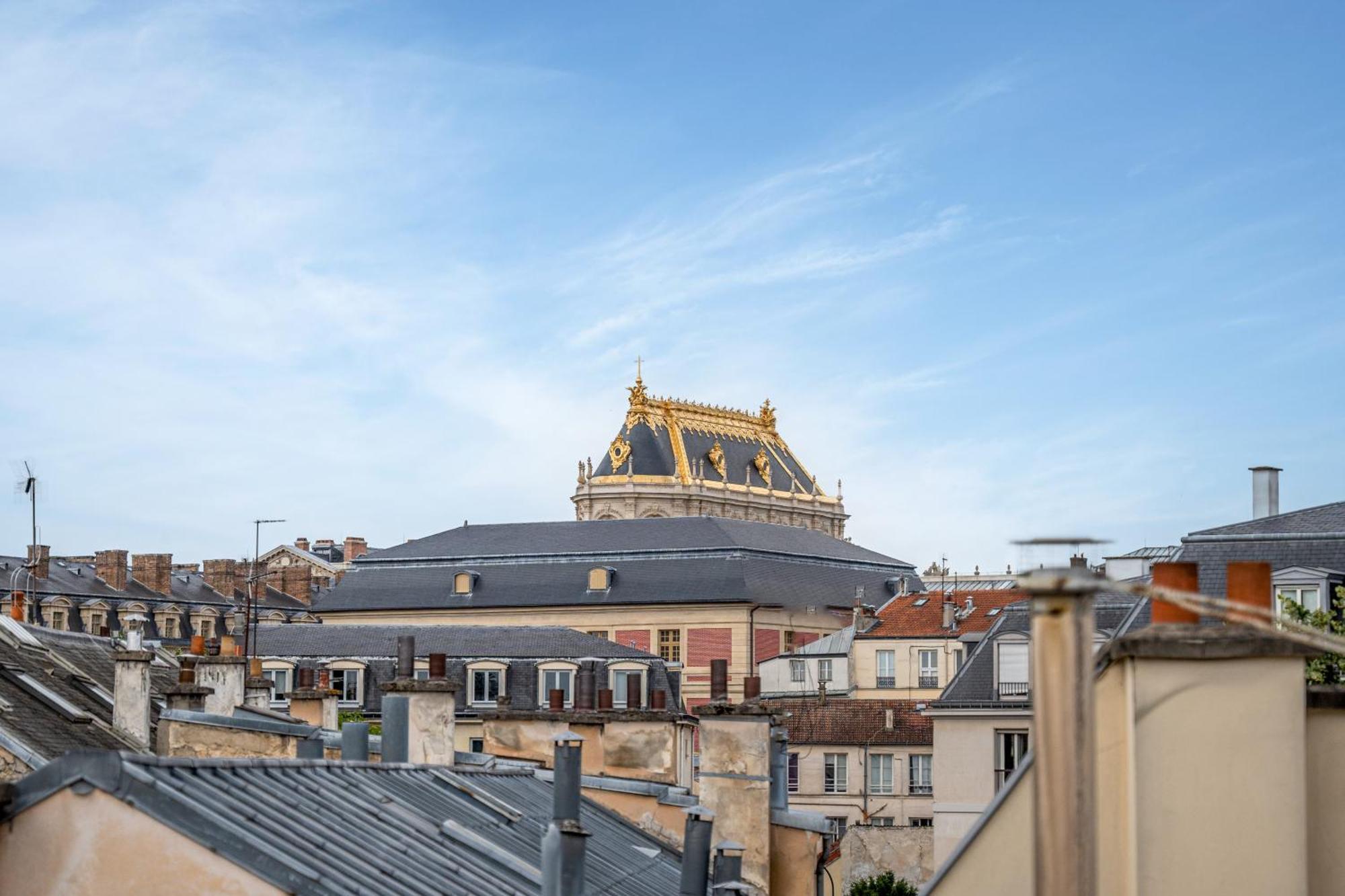 Le Versailles Soleil Classe 3 Etoiles Charme & Vue Chapelle Royale Bagian luar foto